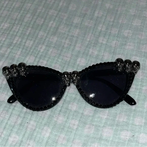 Source Unknown Black Skull Sunglasses - Picture 2 of 8
